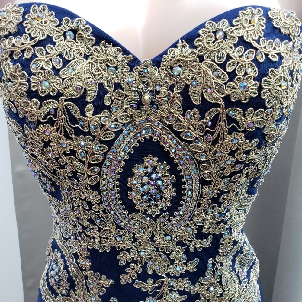Formal Dress - Picture 7 of 8